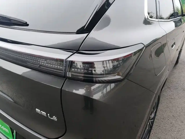 Dongfeng Aeolus L8 — Фото автомобиля 7