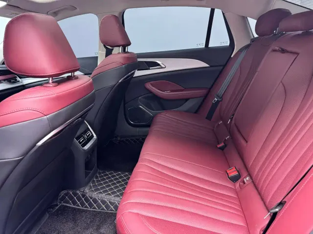 Hongqi H5 — Фото автомобиля 5