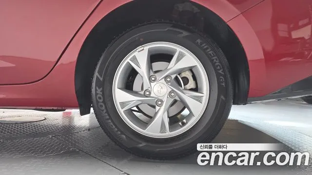 Hyundai AVANTE Avante (CN7) — Фото автомобиля 21