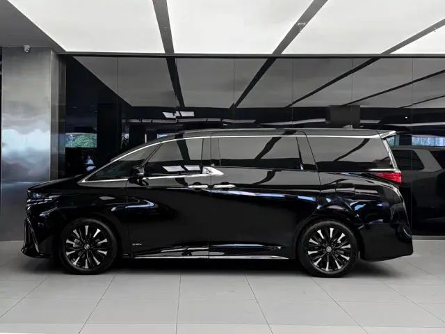 Toyota Alphard — Фото автомобиля 3