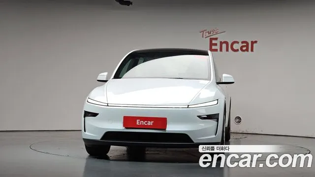 Tesla Model Y — Фото автомобиля 2