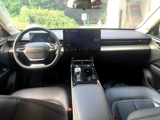 Wuling Starlight — Фото автомобиля 9