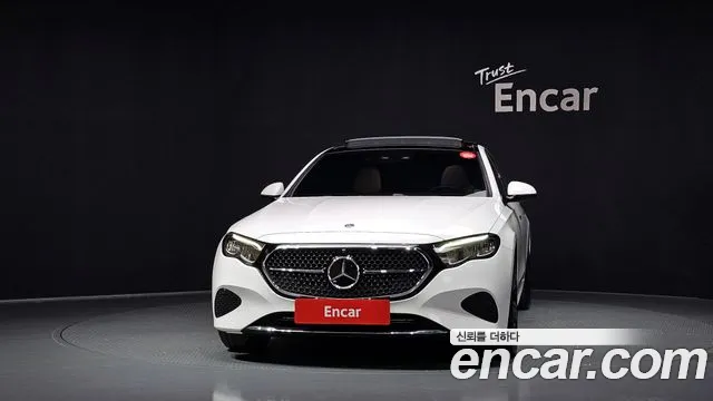 Mercedes-Benz E-Class — Фото автомобиля 3