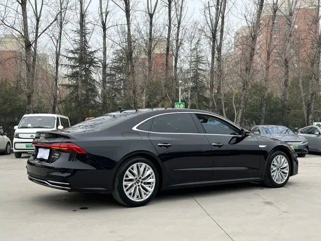 Audi A7L — Фото автомобиля 5