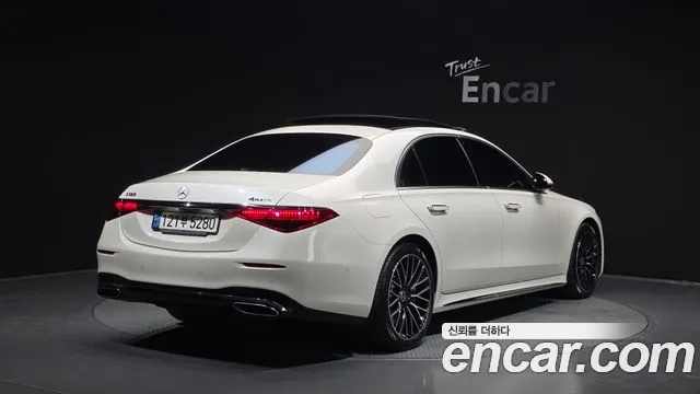 Mercedes-Benz S-Class — Фото автомобиля 2