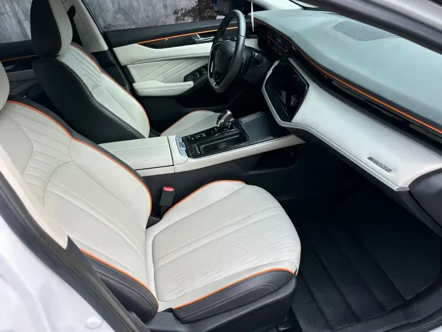 Dongfeng Yixuan MAX — Фото автомобиля 6
