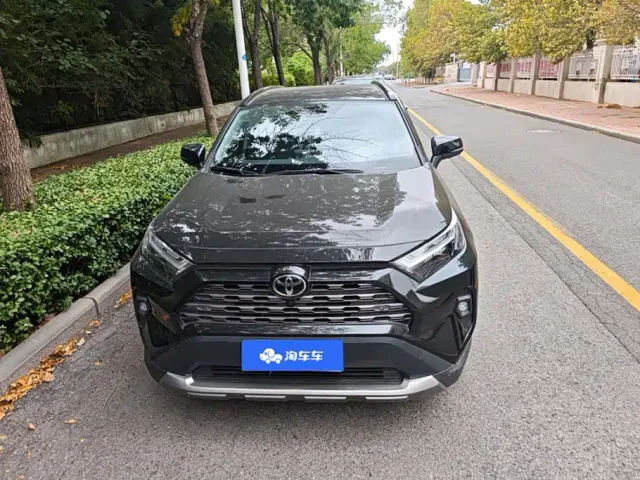 Toyota RAV4 — Фото автомобиля 2