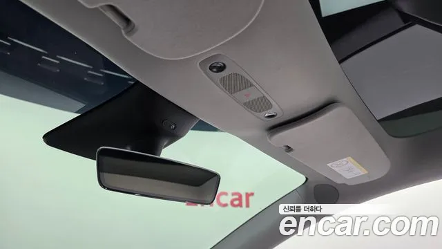 Tesla Model Y — Фото автомобиля 29