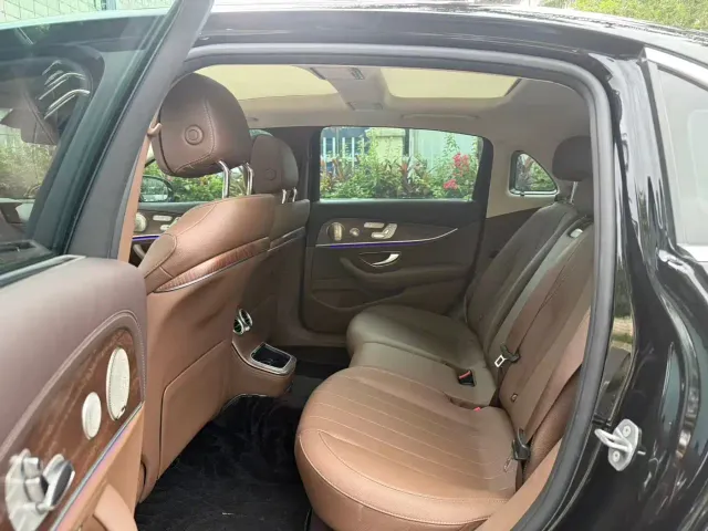 Mercedes-Benz E-Class — Фото автомобиля 6