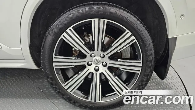 Вольво XC90 — Фото автомобиля 20