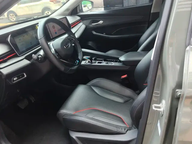 Geely Binrui — Фото автомобиля 11