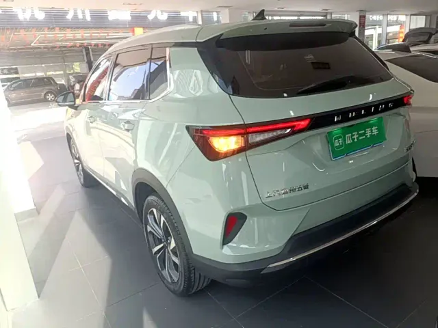 Wuling Asta — Фото автомобиля 4