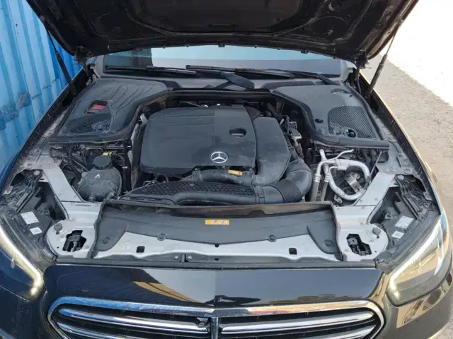 Mercedes-Benz E-Class — Фото автомобиля 10
