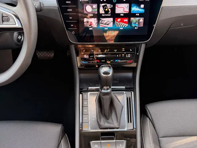 Skoda Superb — Фото автомобиля 8