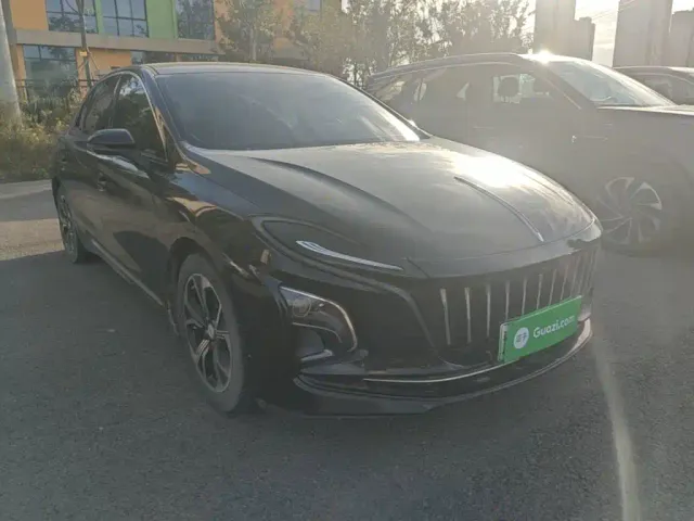 Hongqi E-QM5 — Фото автомобиля 3