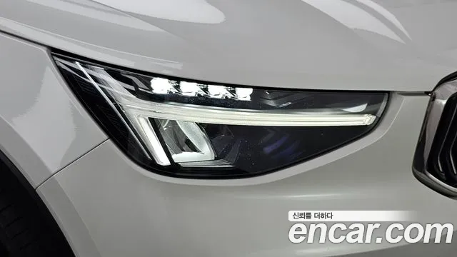 Volvo XC40 — Фото автомобиля 22