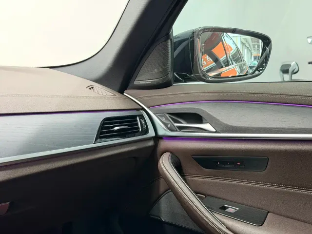 BMW BMW 5 Series 2022 Model Third Facelift 530Li Premium M Sport Package — Фото автомобиля 12