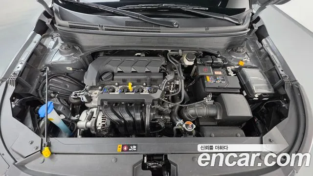 Hyundai Venue — Фото автомобиля 9