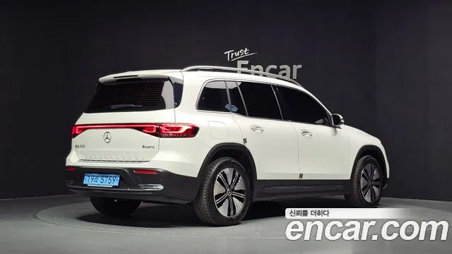 Mercedes-Benz EQB X243 — Фото автомобиля 2