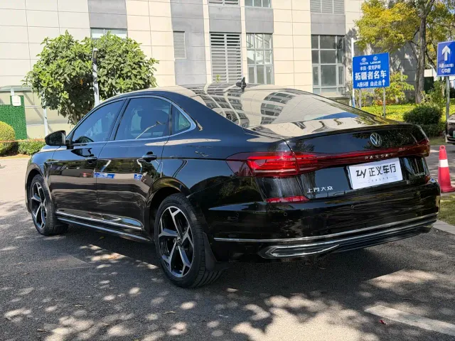 Volkswagen Passat — Фото автомобиля 6