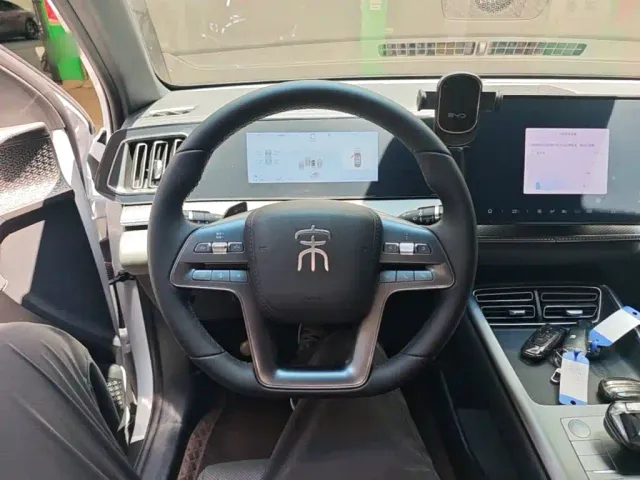 BYD Song Pro — Фото автомобиля 10