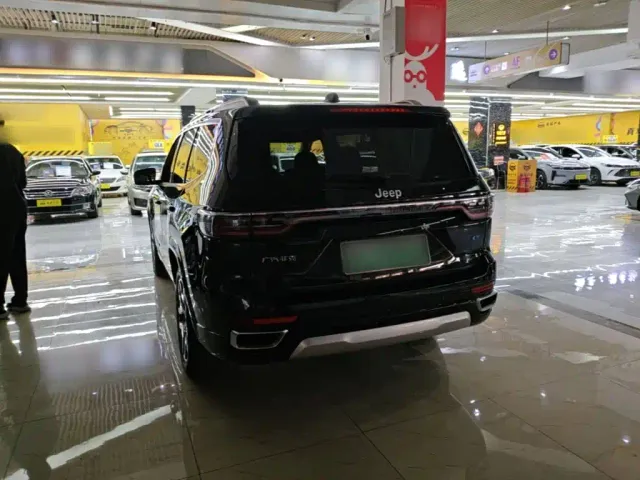 Jeep Grand Commander PHEV — Фото автомобиля 4