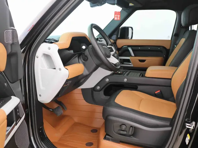 Land Rover Defender — Фото автомобиля 9