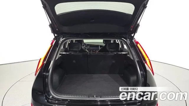 Kia Niro — Фото автомобиля 20