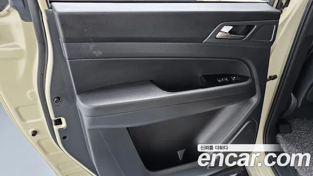 KG_Mobility_Ssangyong Rexton Новый Rexton Sport Khan Дизель 2.2 4WD — Фото автомобиля 23