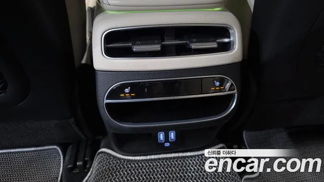 Genesis GV70 — Фото автомобиля 30