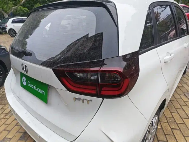 Honda Fit — Фото автомобиля 7