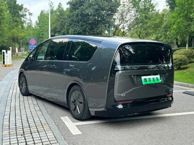 Li Auto MEGA — Фото автомобиля 7