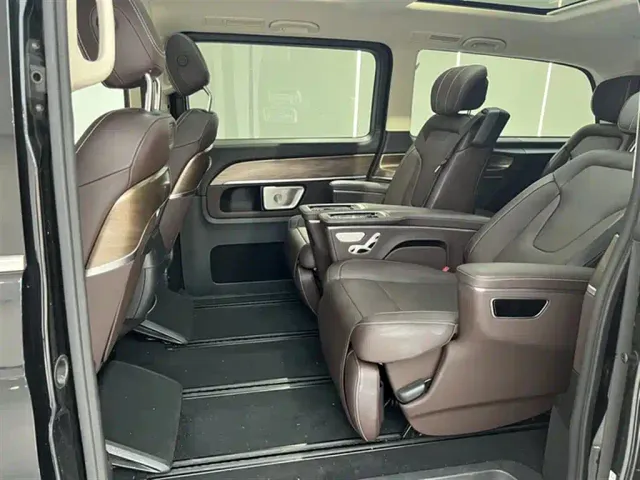 Mercedes-Benz V-Class — Фото автомобиля 13