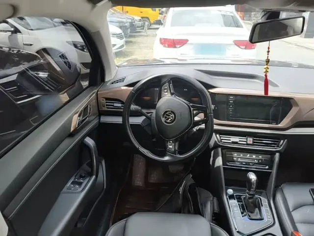 Volkswagen Tharu — Фото автомобиля 10