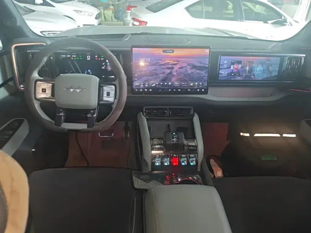 BYD FangChengBao Leopard 5 — Фото автомобиля 9