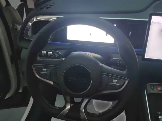 BYD Hai Shi 05 EV 2025 520KM Flagship Smart Navigation Edition — Фото автомобиля 10