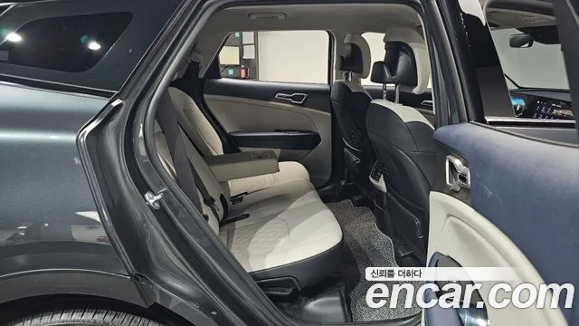 Kia Sportage Sportage 5-е поколение Бензин 1.6 турбо 2WD — Фото автомобиля 11