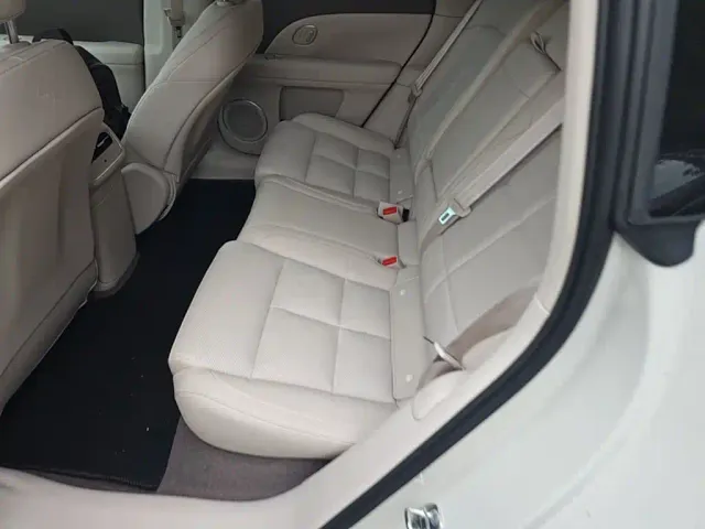 IM Motors LS6 — Фото автомобиля 21