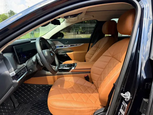 BMW 7 Series — Фото автомобиля 9