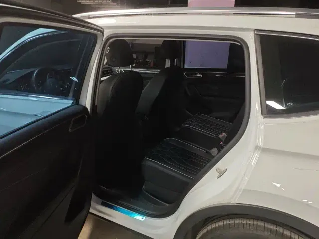 Volkswagen Tiguan L — Фото автомобиля 3