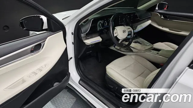 Hyundai Grandeur Grandeur (New) Hybrid — Фото автомобиля 15