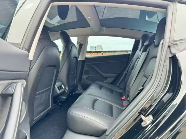 Tesla Model 3 — Фото автомобиля 7