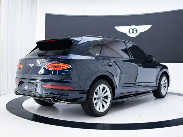 Bentley Bentayga — Фото автомобиля 4
