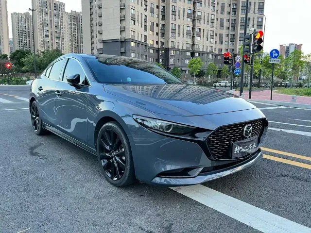 Mazda Axela — Фото автомобиля 3
