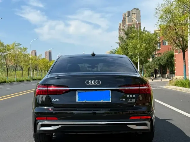 Audi A6L — Фото автомобиля 8