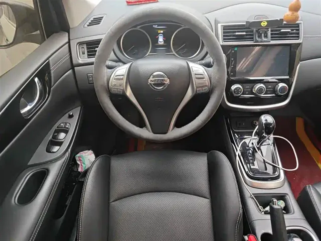 Nissan Tiida — Фото автомобиля 2