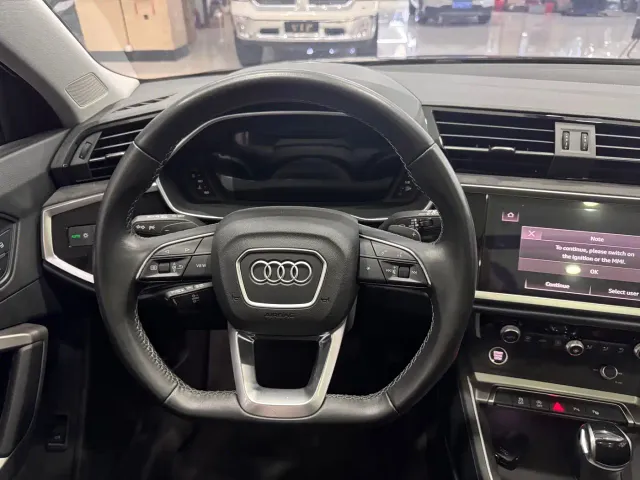 Audi Q3 — Фото автомобиля 12