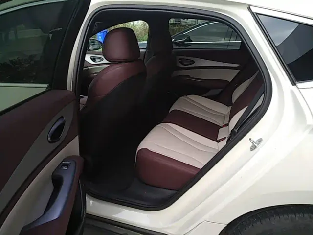 BYD Seal 07 DM-i 2026 DM-i 1.5T 230km Flagship — Фото автомобиля 16
