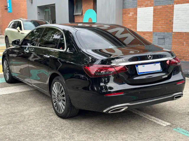 Mercedes-Benz E-Class — Фото автомобиля 7