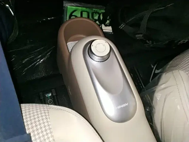 Wuling Hongguang Mini EV — Фото автомобиля 13